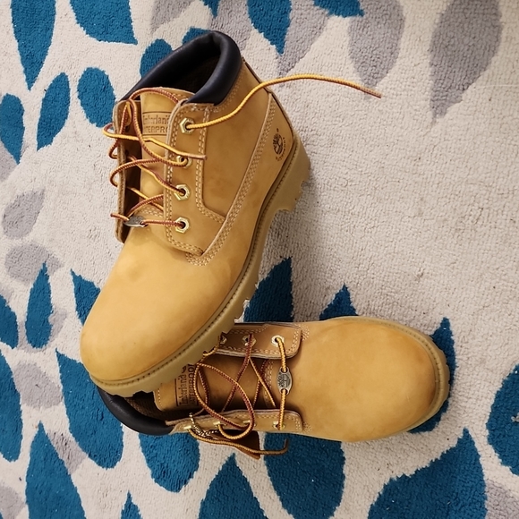 Waterproof Timberland Boots - Picture 3 of 8